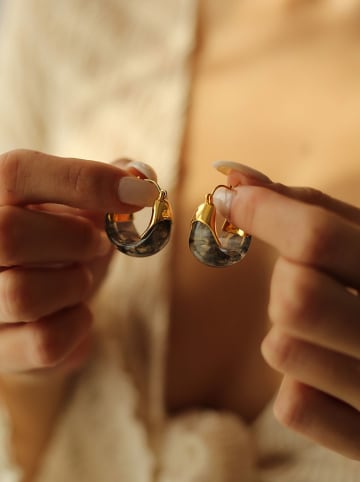 Pierres delicates Vergulde creolen met parelmoer