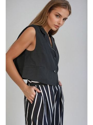 Monki Szorty w kolorze czarnym