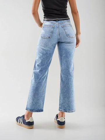 Monki Jeans - Regular fit - in Hellblau