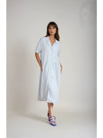 Monki Sukienka w kolorze błękitnym