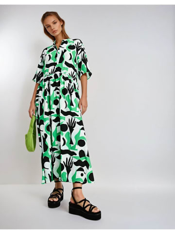 Monki Kleid in Weiß/ Grün/ Schwarz