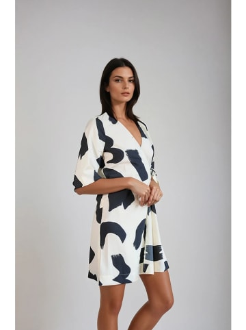 Monki Kleid in Weiß