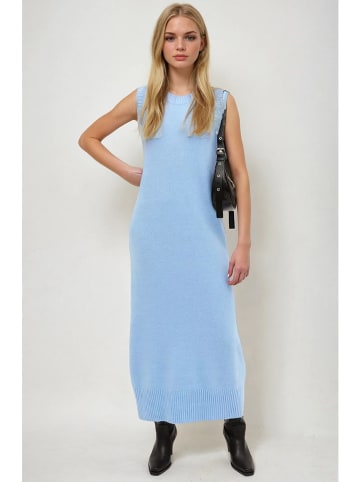 Monki Strickkleid in Hellblau
