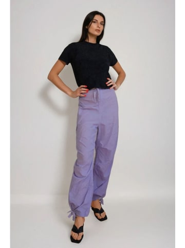 Monki Hose in Lila