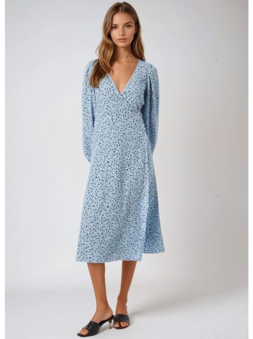 Monki Jurk lichtblauw/zwart