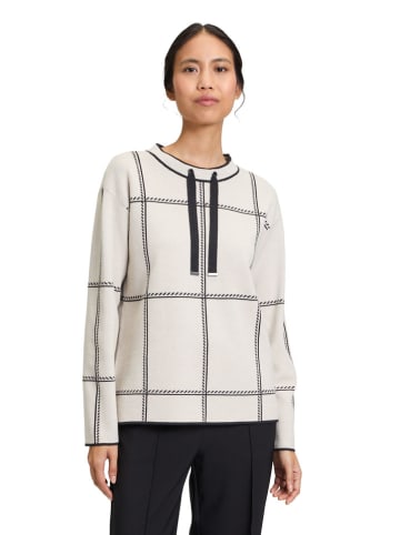 Betty Barclay Sweter w kolorze kremowym