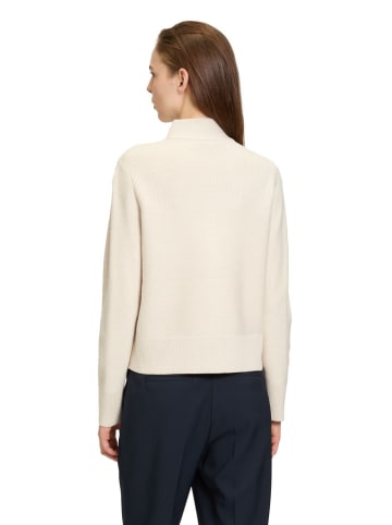 Betty Barclay Sweter w kolorze kremowym