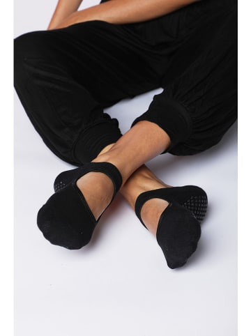 Onamaste 4-delige yogaset zwart