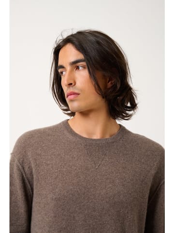 AUTHENTIC CASHMERE Kaszmirowy sweter "Nolan" w kolorze brązowym