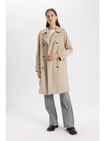 DeFacto Trenchcoat in Beige