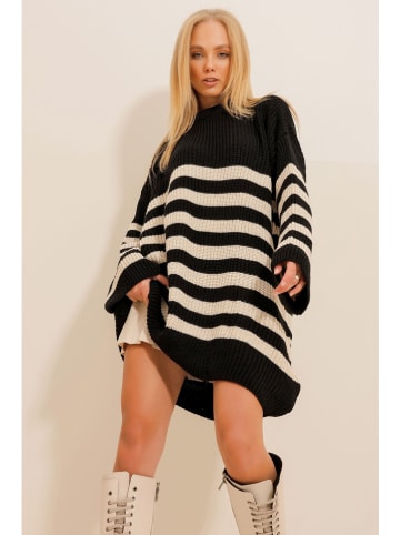 Happiness Istanbul Pullover in Schwarz