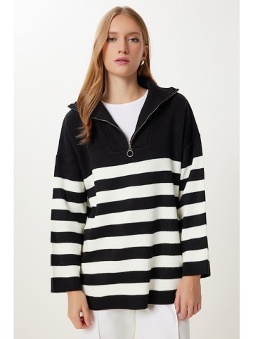 Happiness Istanbul Pullover in Weiß/ Schwarz