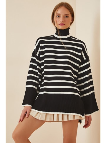 Happiness Istanbul Rollkragenpullover in Schwarz/ Weiß