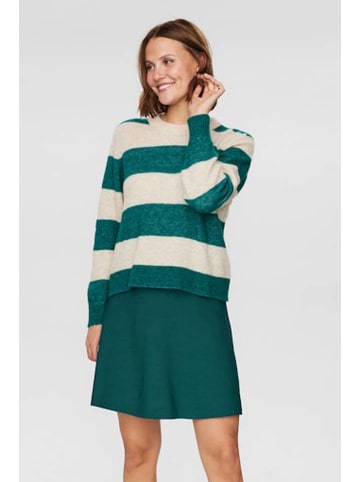 NÜMPH Sweter w kolorze kremowo-zielonym