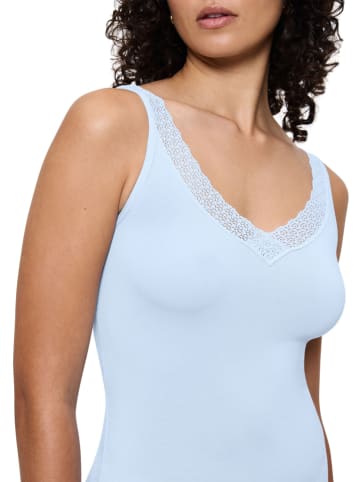 Triumph Podkoszulek w kolorze błękitnym