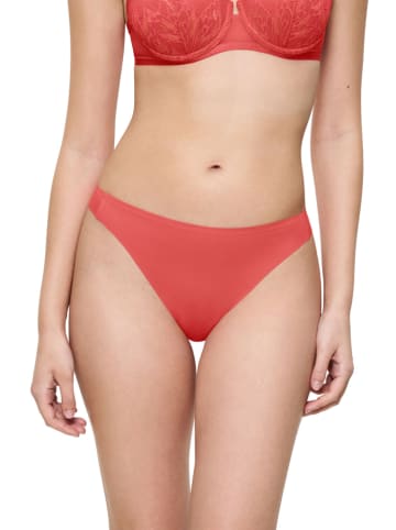 Triumph String koraalrood