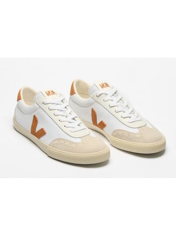 Veja Sneakers "Volley" in Beige/ Weiß