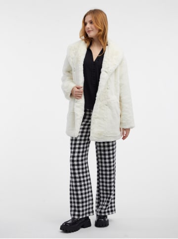 orsay Kurtka pluszowa w kolorze białym