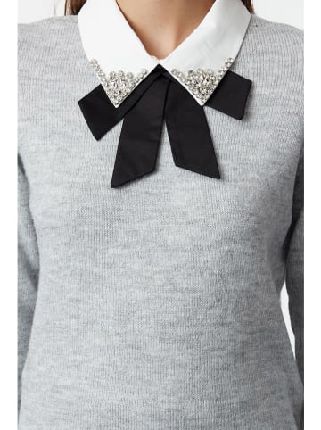 trendyol Pullover in Grau