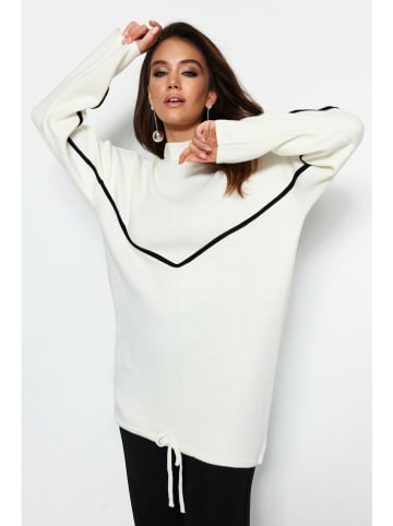 trendyol Pullover in Weiß/ Schwarz