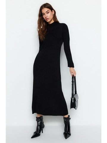 trendyol Sukienka w kolorze czarnym