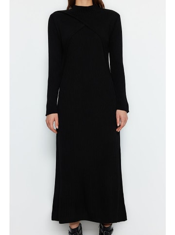 trendyol Sukienka w kolorze czarnym