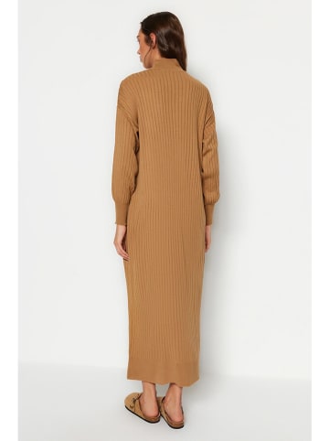 trendyol Strickkleid in Camel