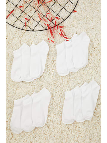 trendyol Socken in Weiß