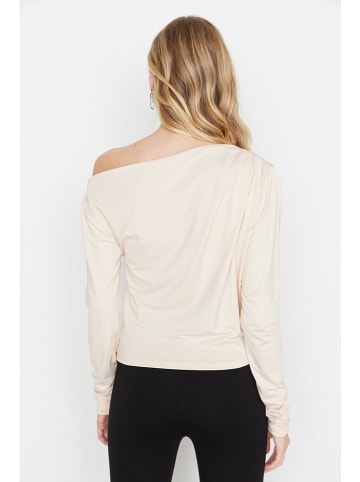 trendyol Longsleeve in Creme