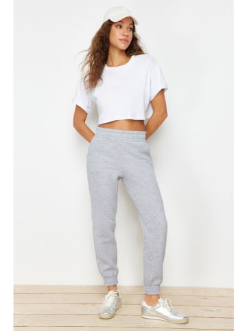 trendyol Sweathose in Grau