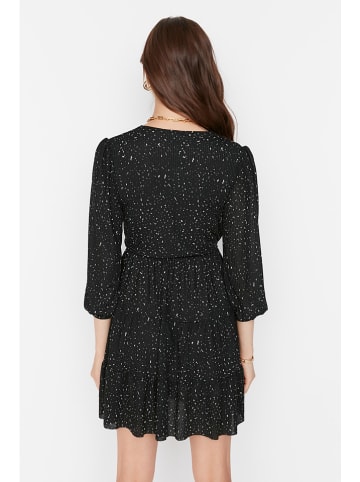 trendyol Kleid in Schwarz
