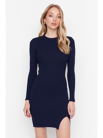 trendyol Kleid in Dunkelblau
