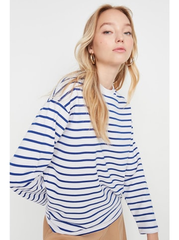 trendyol Sweatshirt in Weiß/ Blau