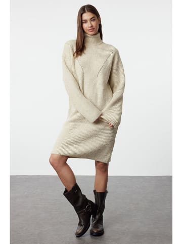 trendyol Sukienka w kolorze kremowym