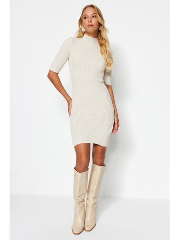 trendyol Jurk crème