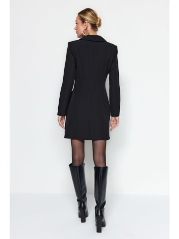 trendyol Kleid in Schwarz