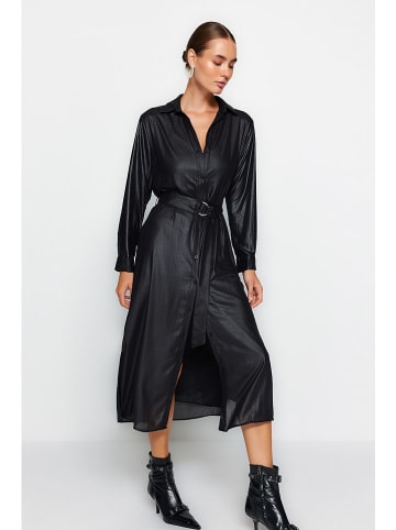 trendyol Kleid in Schwarz