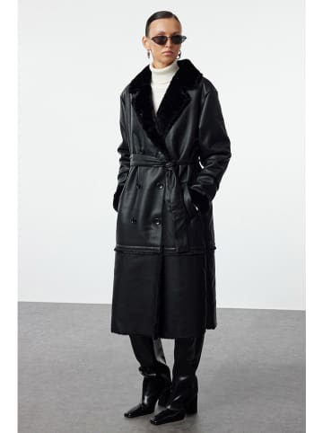 trendyol Mantel in Schwarz