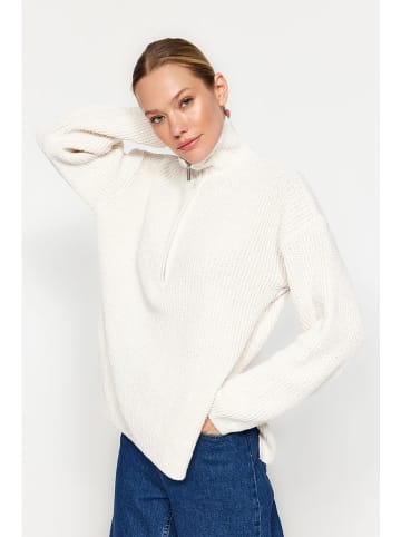 trendyol Pullover in Creme