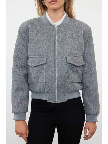 trendyol Jacke in Grau