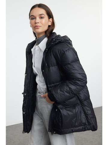 trendyol Kurtka zimowa w kolorze czarnym