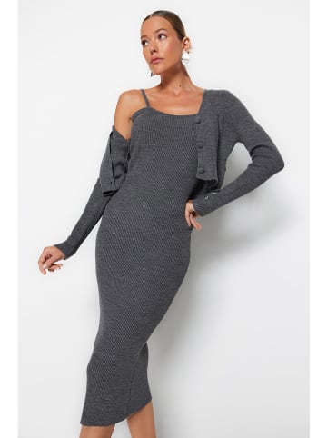 trendyol Strickkleid in Anthrazit
