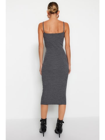 trendyol Sukienka dzianinowa w kolorze antracytowym