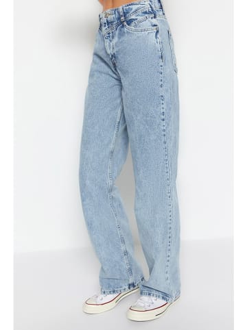 trendyol Jeans - Comfort fit - in Hellblau