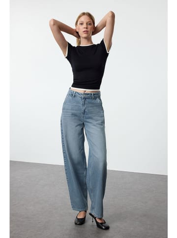 trendyol Jeans - Comfort fit - in Hellblau