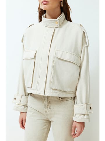 trendyol Jacke in Creme