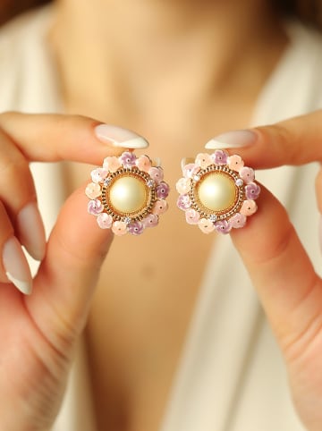 Pierres de Jade Vergold. Ohrstecker mit Perlen und Edelsteinen