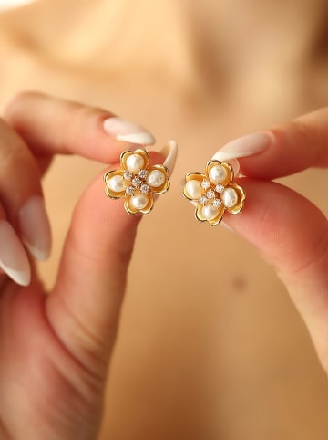 Pierres de Jade Vergold. Ohrstecker mit Perlen und Edelsteinen