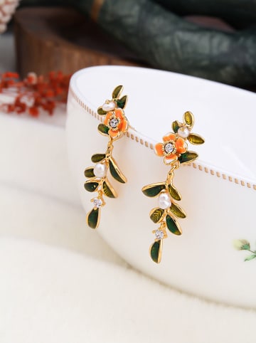 Pierres de Jade Vergold. Ohrstecker mit Perlen und Edelsteinen