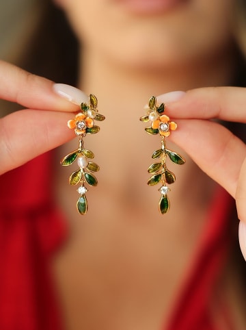 Pierres de Jade Vergold. Ohrstecker mit Perlen und Edelsteinen